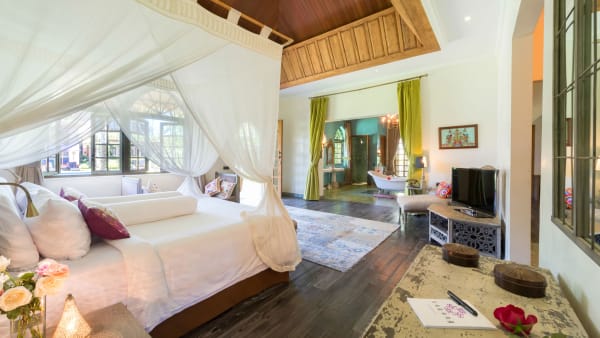 Sayang d'Amour - Sensation room